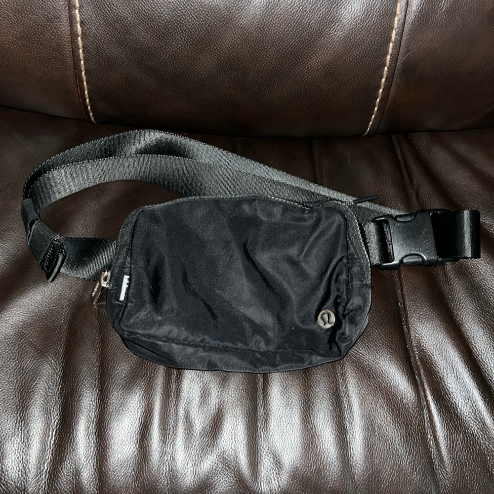Lululemon belt bag